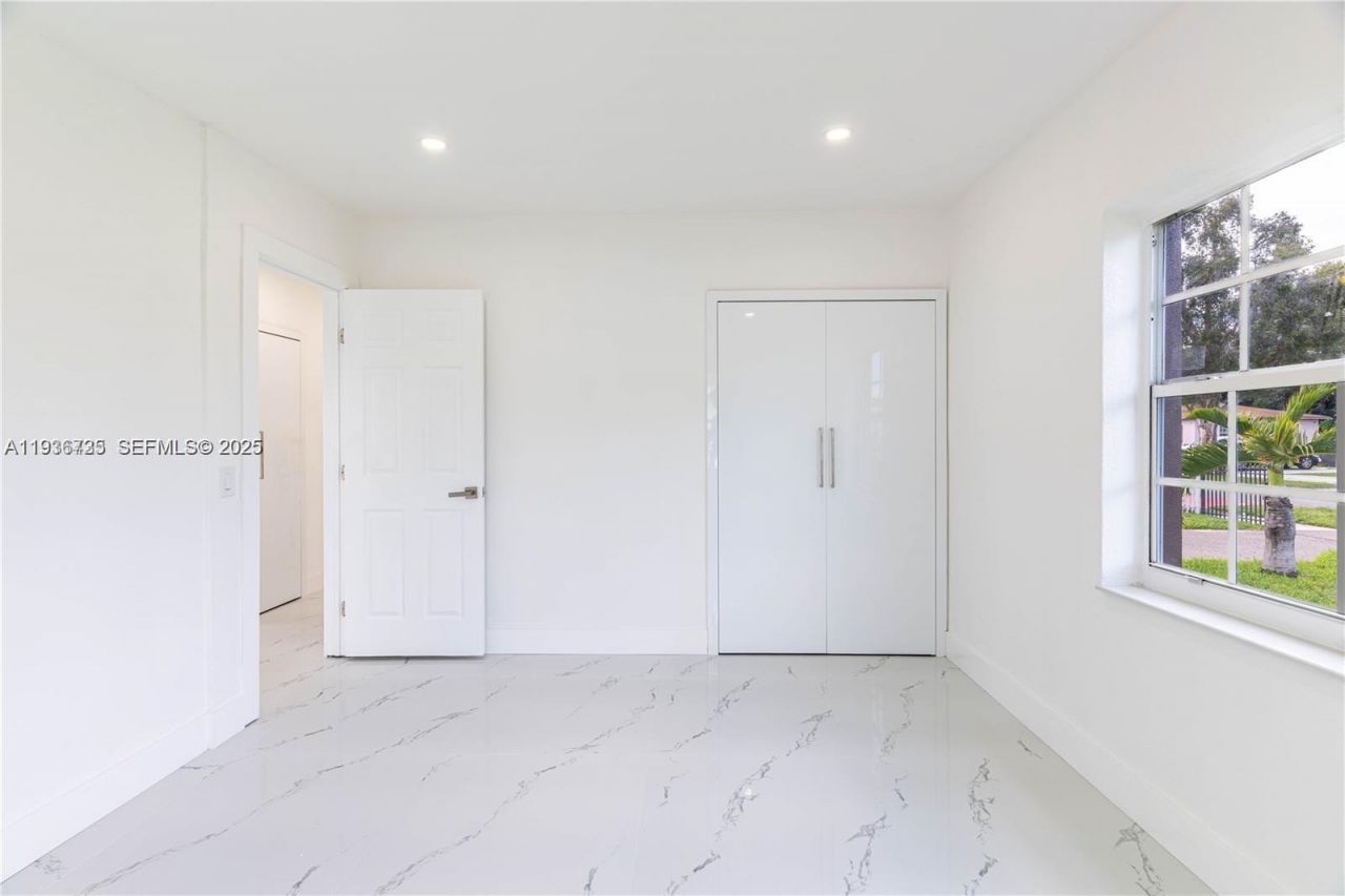 1430 NW 87th Ter , Miami, FL 33147 Photo