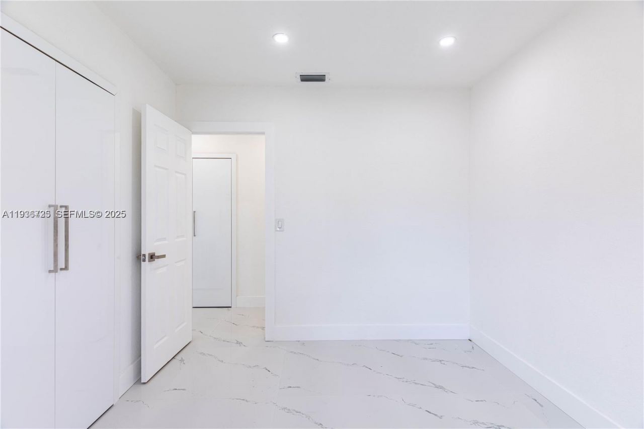 1430 NW 87th Ter , Miami, FL 33147 Photo