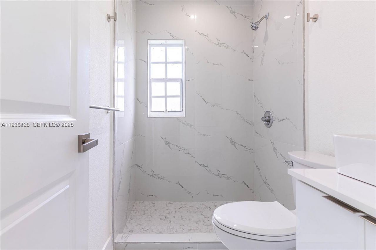 1430 NW 87th Ter , Miami, FL 33147 Photo