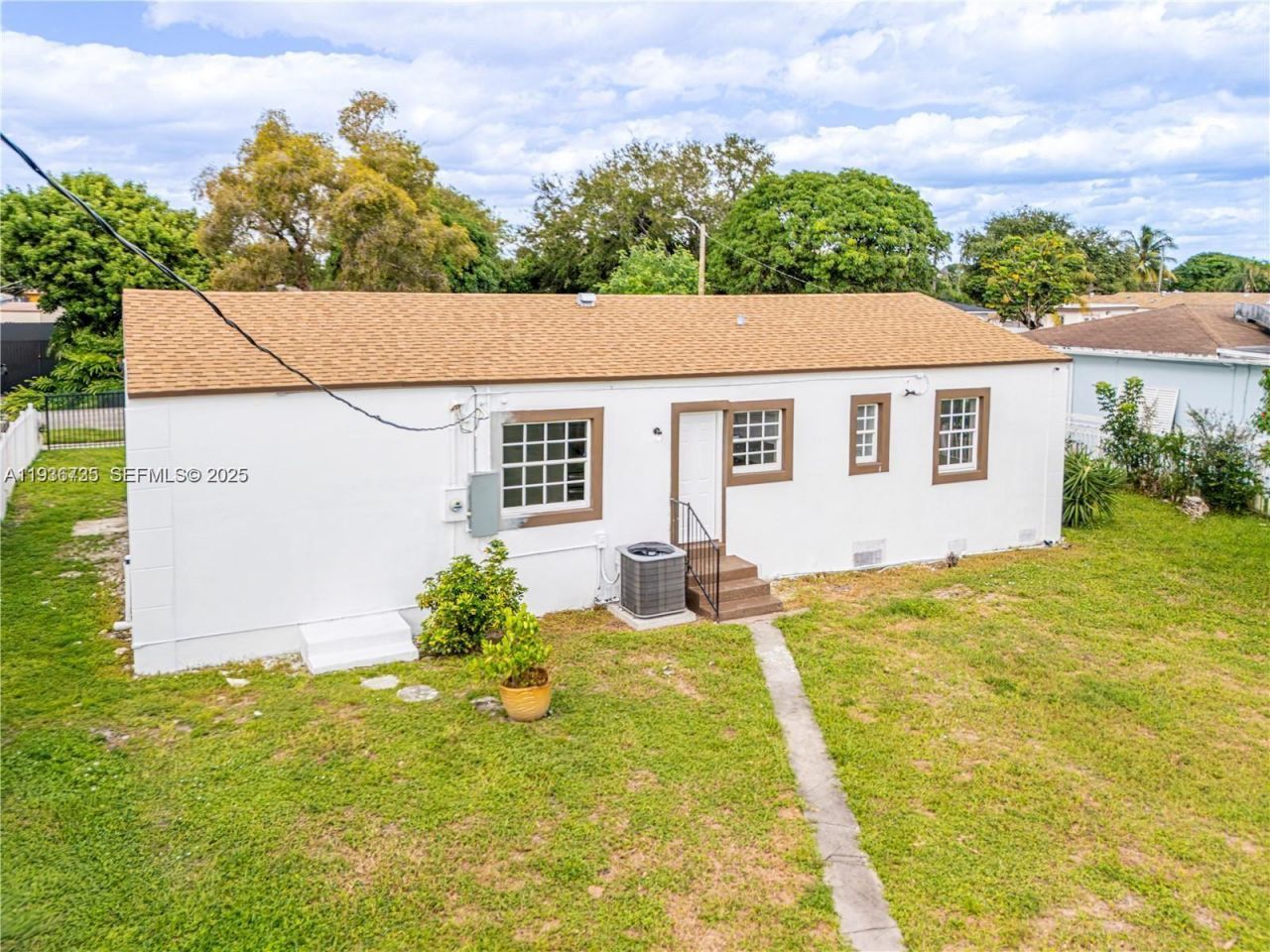 1430 NW 87th Ter , Miami, FL 33147 Photo