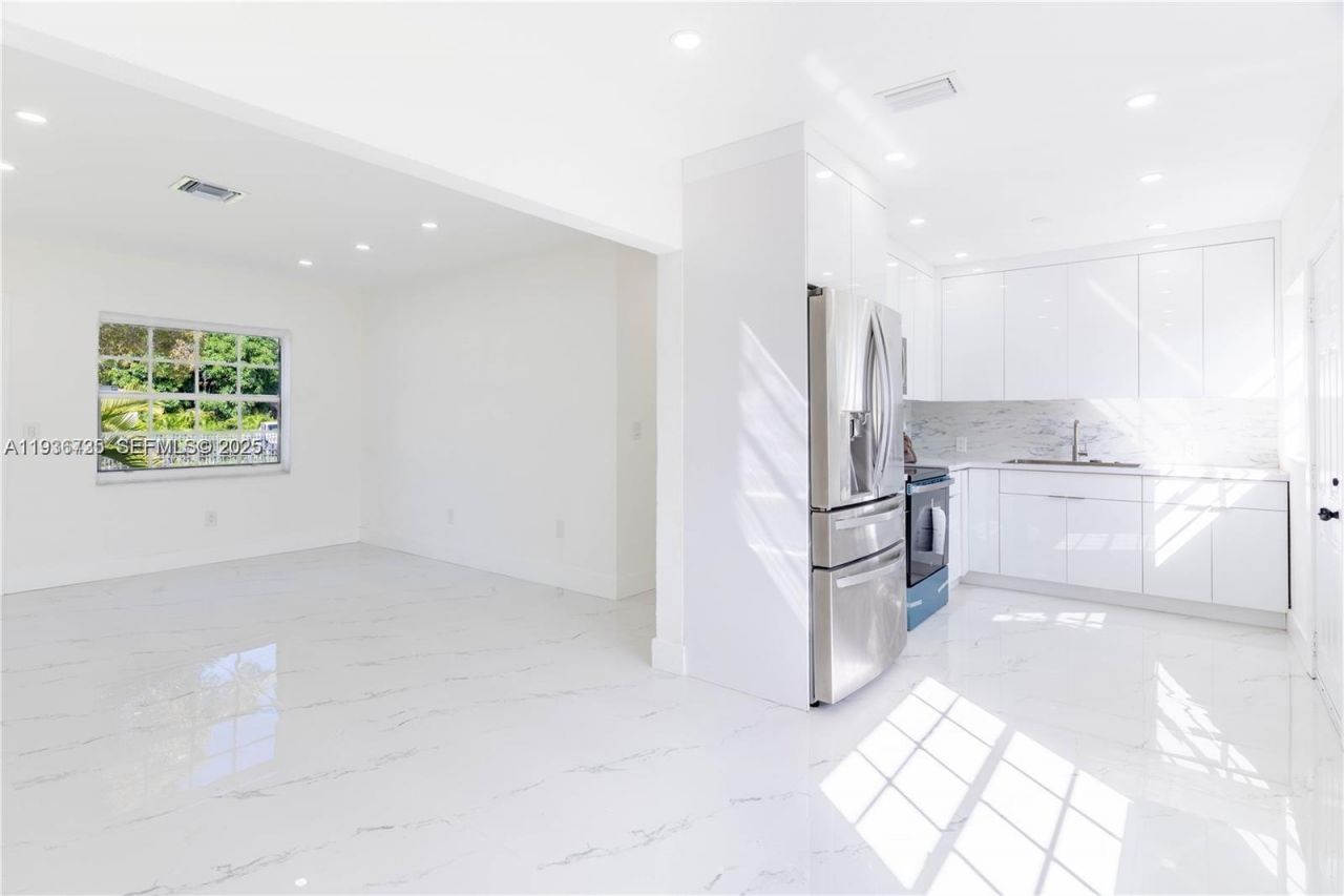 1430 NW 87th Ter , Miami, FL 33147 Photo