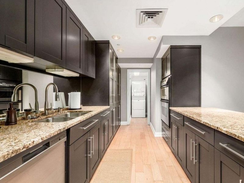 1 Miranova Place , Unit 720, Columbus, OH 43215 Photo 12