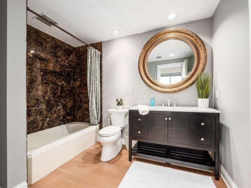 1 Miranova Place , Unit 720, Columbus, OH 43215 Photo 16