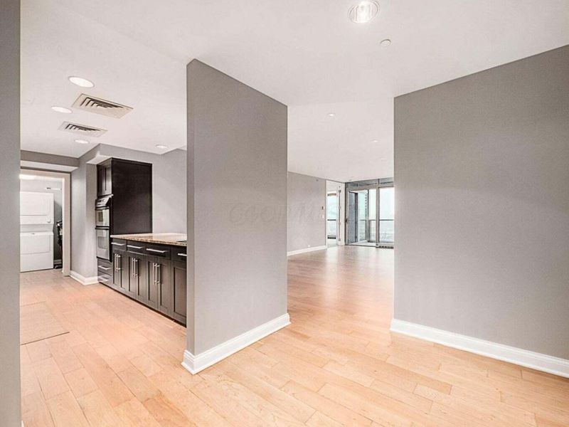 1 Miranova Place , Unit 720, Columbus, OH 43215 Photo 9