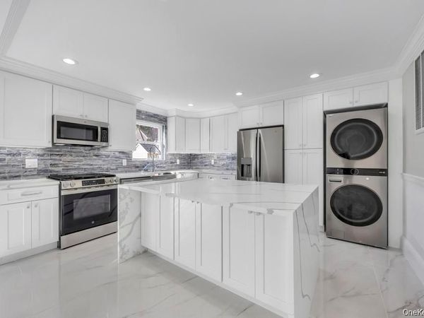 41 Perry Street, Hempstead, NY 11550