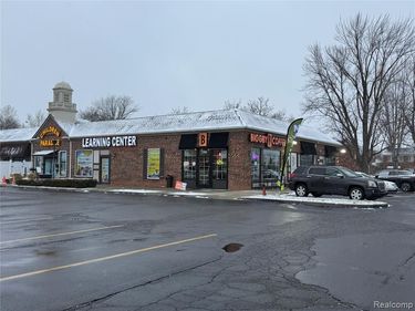 3389 Greenfield Road, Dearborn, MI 48120