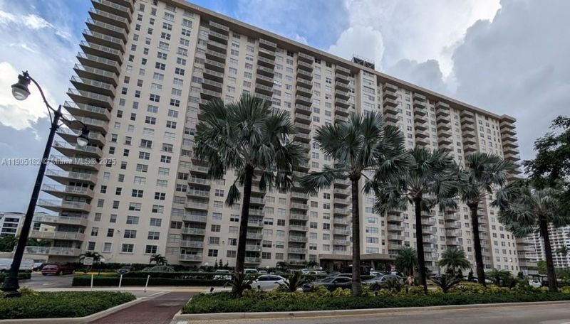 250 174th St , Unit 317, Sunny Isles Beach, FL 33160 Photo