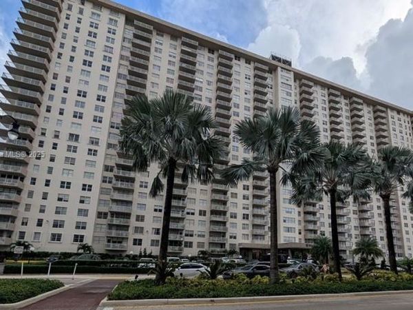 250 174th St , Unit 317, Sunny Isles Beach, FL 33160