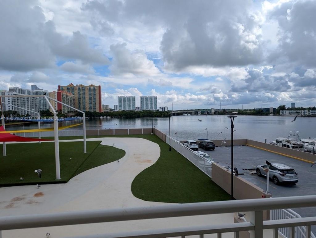 250 174th St , Unit 317, Sunny Isles Beach, FL 33160 Photo