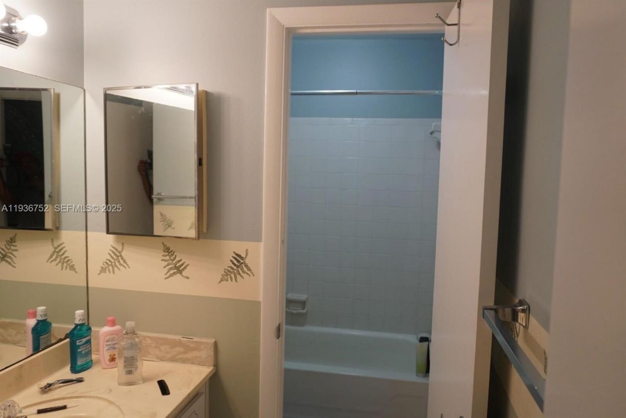 7175 Nova Dr, Unit 204, Davie, FL 33317 Photo