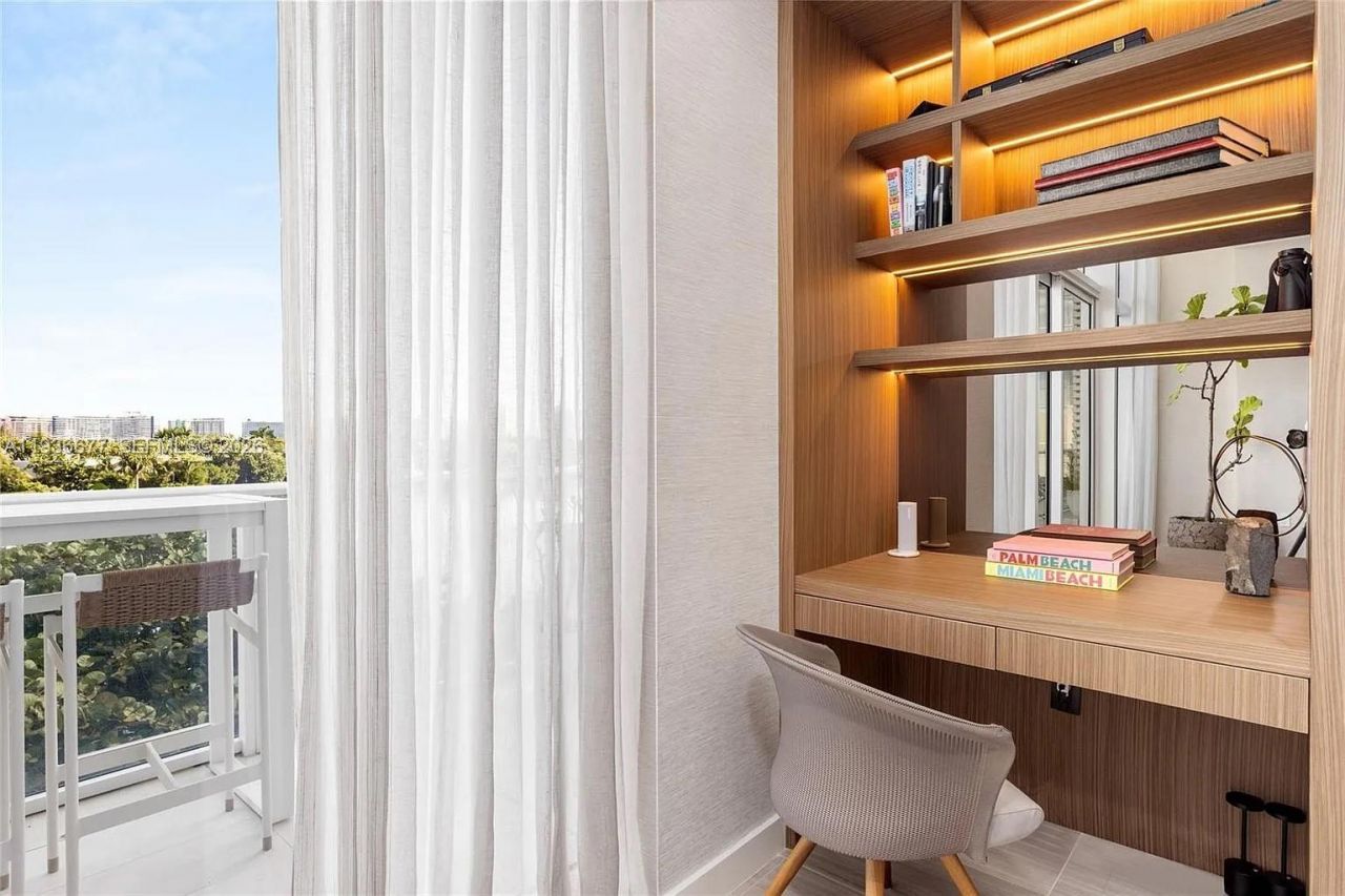 4701 N Meridian Ave, Unit 304, Miami Beach, FL 33140 Photo