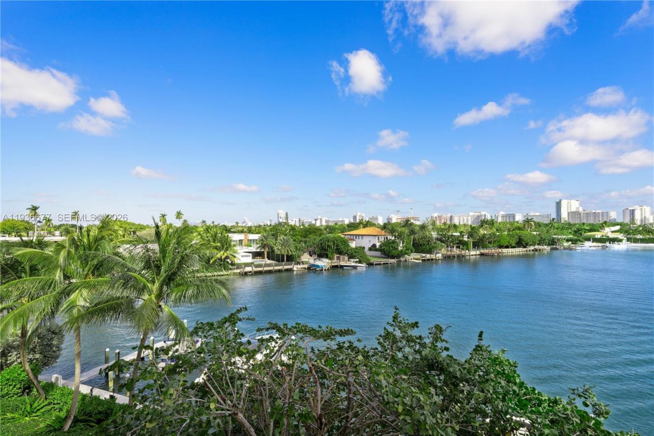 4701 N Meridian Ave, Unit 304, Miami Beach, FL 33140 Photo