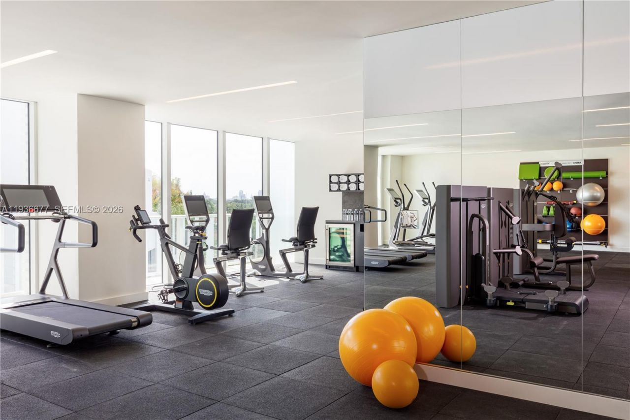 4701 N Meridian Ave, Unit 304, Miami Beach, FL 33140 Photo