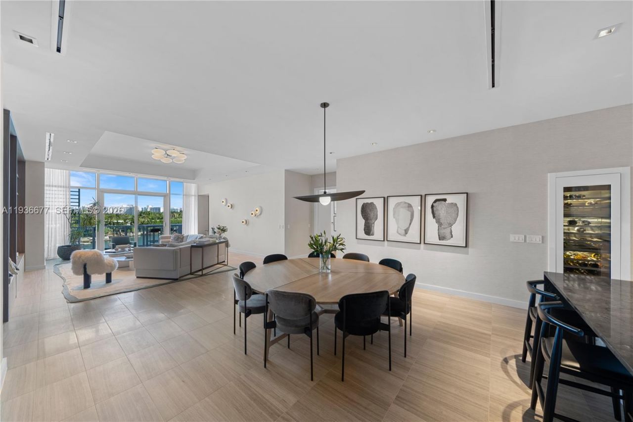 4701 N Meridian Ave, Unit 304, Miami Beach, FL 33140 Photo