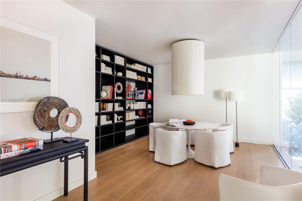 4701 N Meridian Ave, Unit 304, Miami Beach, FL 33140 Photo