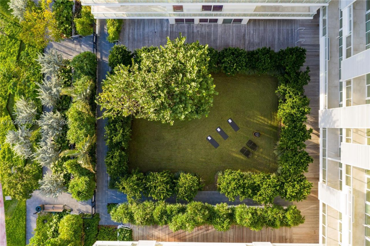 4701 N Meridian Ave, Unit 304, Miami Beach, FL 33140 Photo