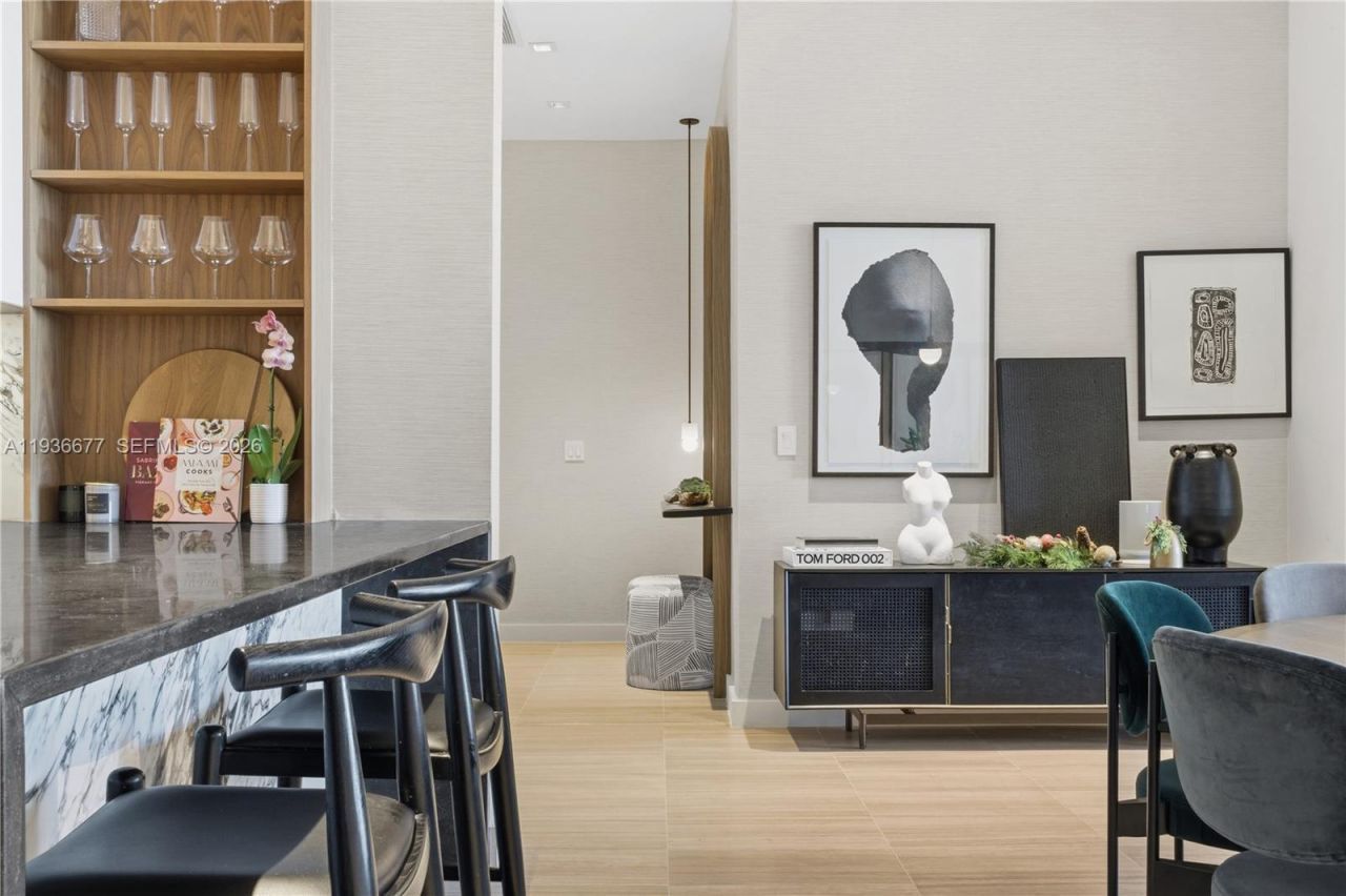 4701 N Meridian Ave, Unit 304, Miami Beach, FL 33140 Photo