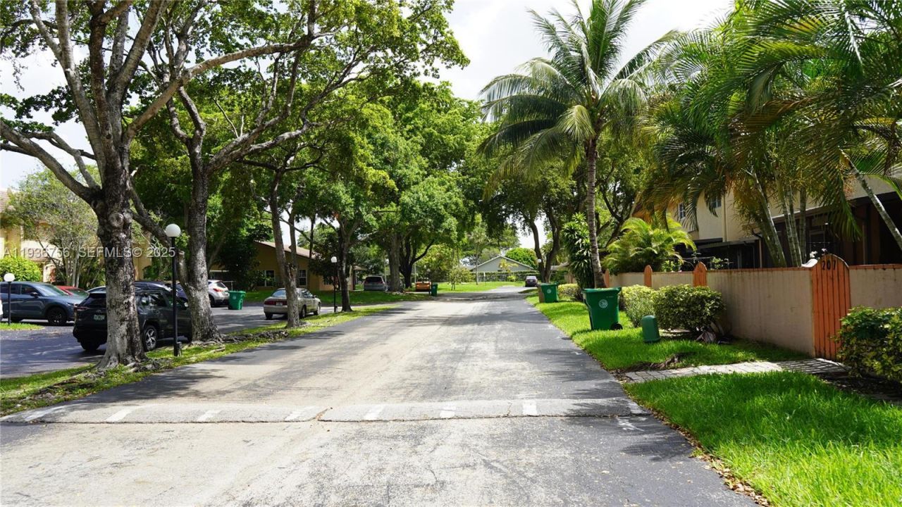 7175 Nova Dr, Unit 204, Davie, FL 33317 Photo