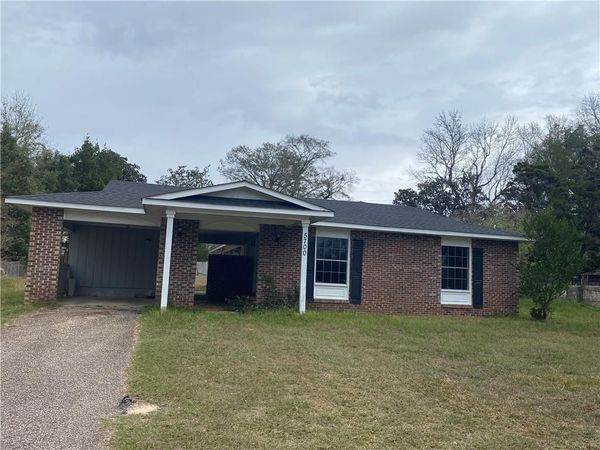 5700 Deerwood Drive N, Mobile, AL 36618