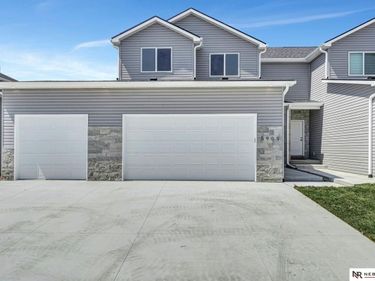 5909 S 94th Street, Lincoln, NE 68526