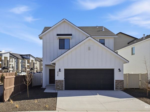 936 N Mirror Creek Way, Meridian, ID 83642
