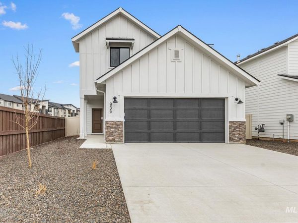 936 N Mirror Creek Way, Meridian, ID 83642