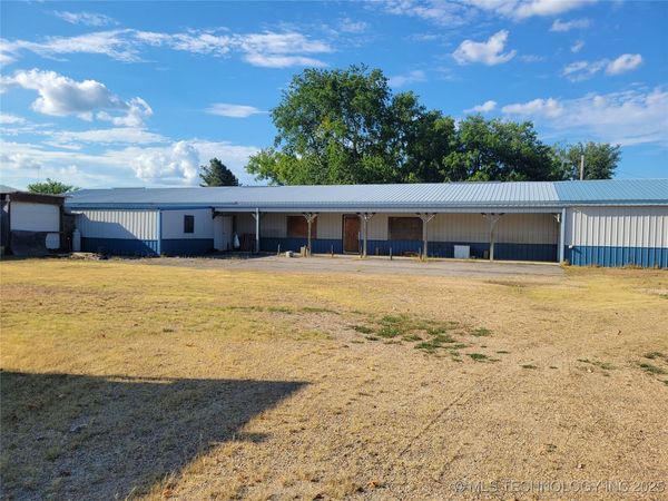 203 W Broadway Street , Kinta, OK 74552