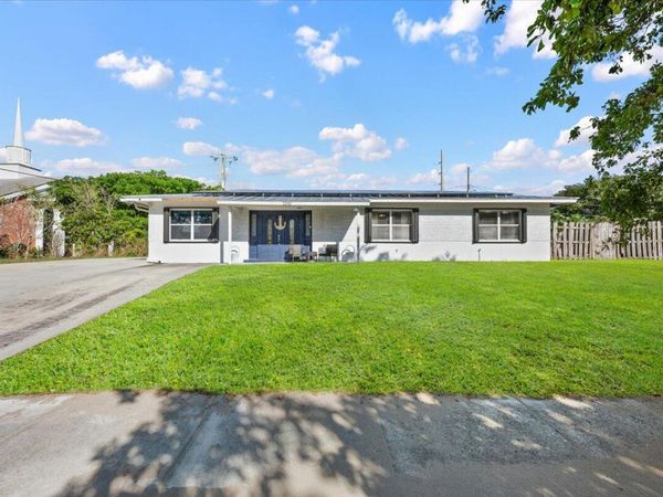 2032 6th Court S, Lake Worth Beach, FL 33461