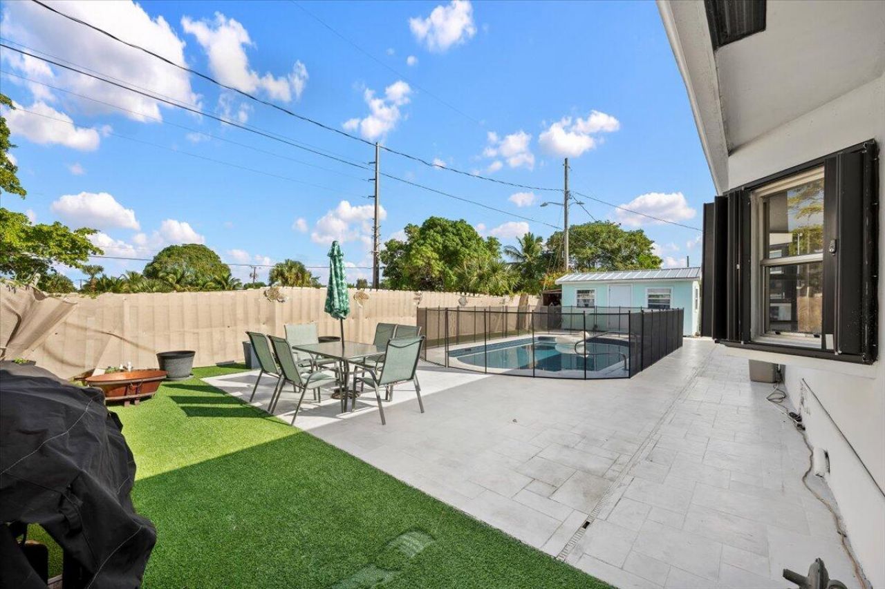 2032 6th Court S, Lake Worth Beach, FL 33461 Photo