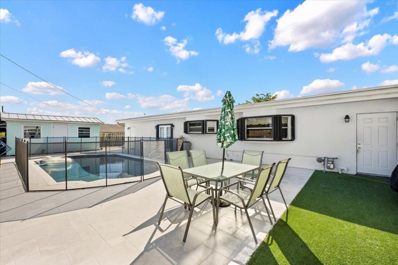 2032 6th Court S, Lake Worth Beach, FL 33461 Photo