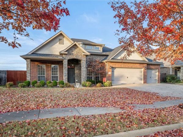 1404 SW Wisteria Avenue, Bentonville, AR 72713