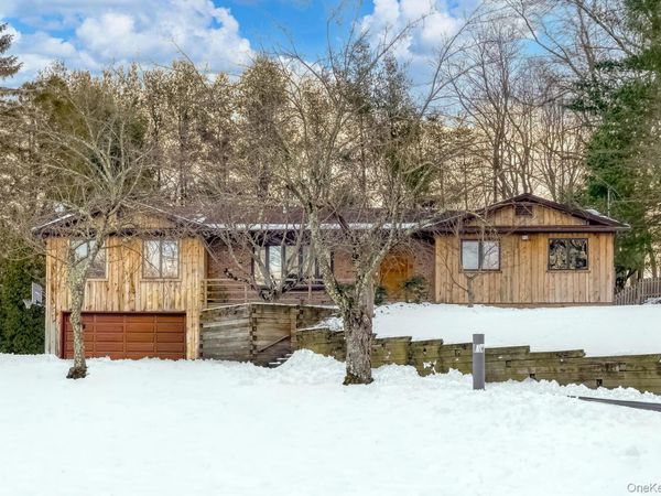 4 Hilltop Place, Monsey, NY 10952