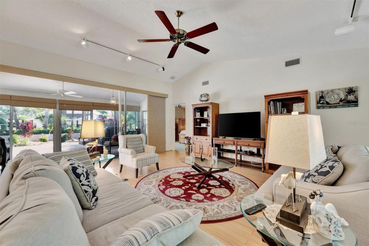 5721 Garden Lakes Majestic, Bradenton, FL 34203 Photo