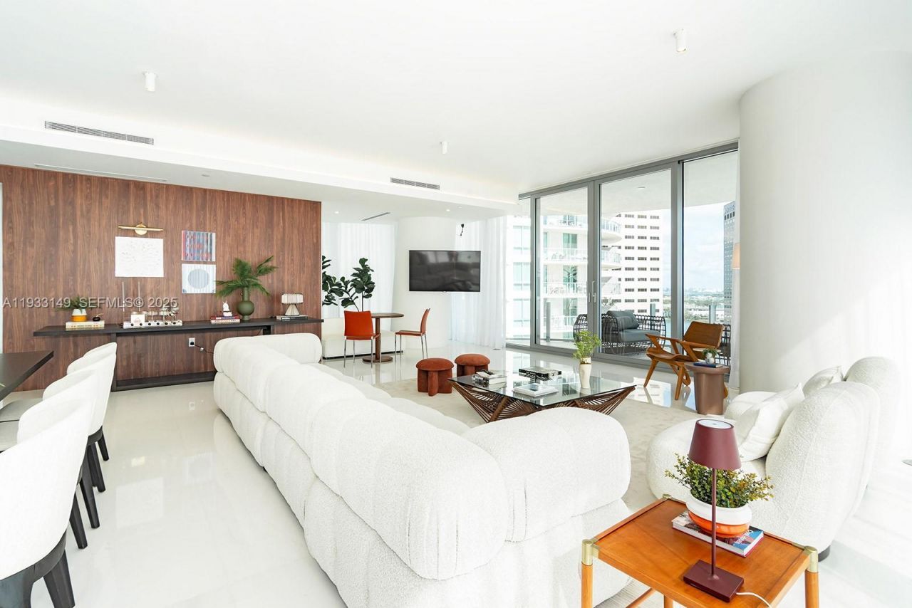 300 Biscayne Blvd Way, Unit 1901, Miami, FL 33131 Photo