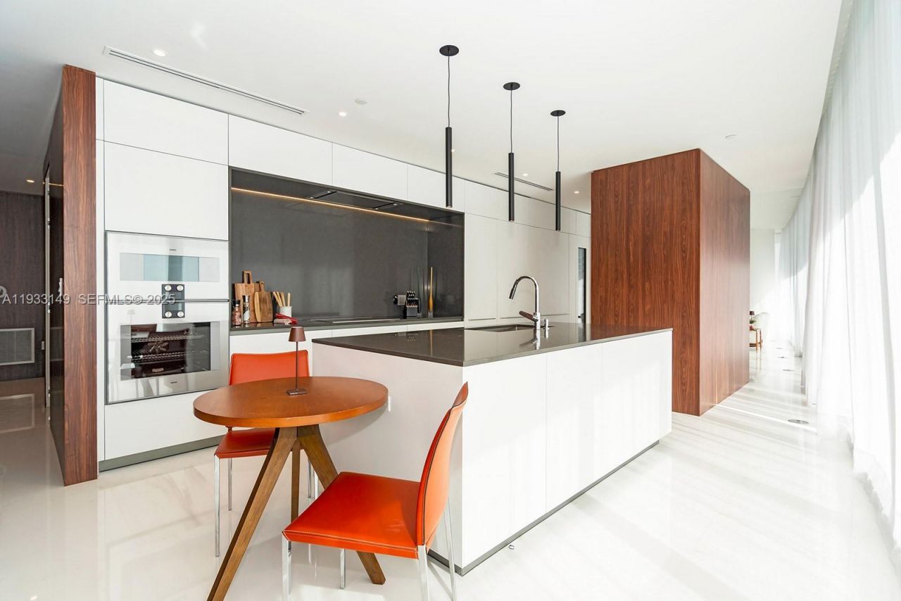 300 Biscayne Blvd Way, Unit 1901, Miami, FL 33131 Photo