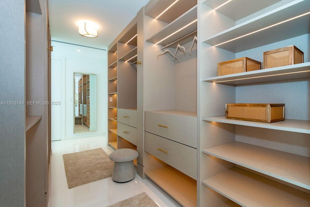 300 Biscayne Blvd Way, Unit 1901, Miami, FL 33131 Photo