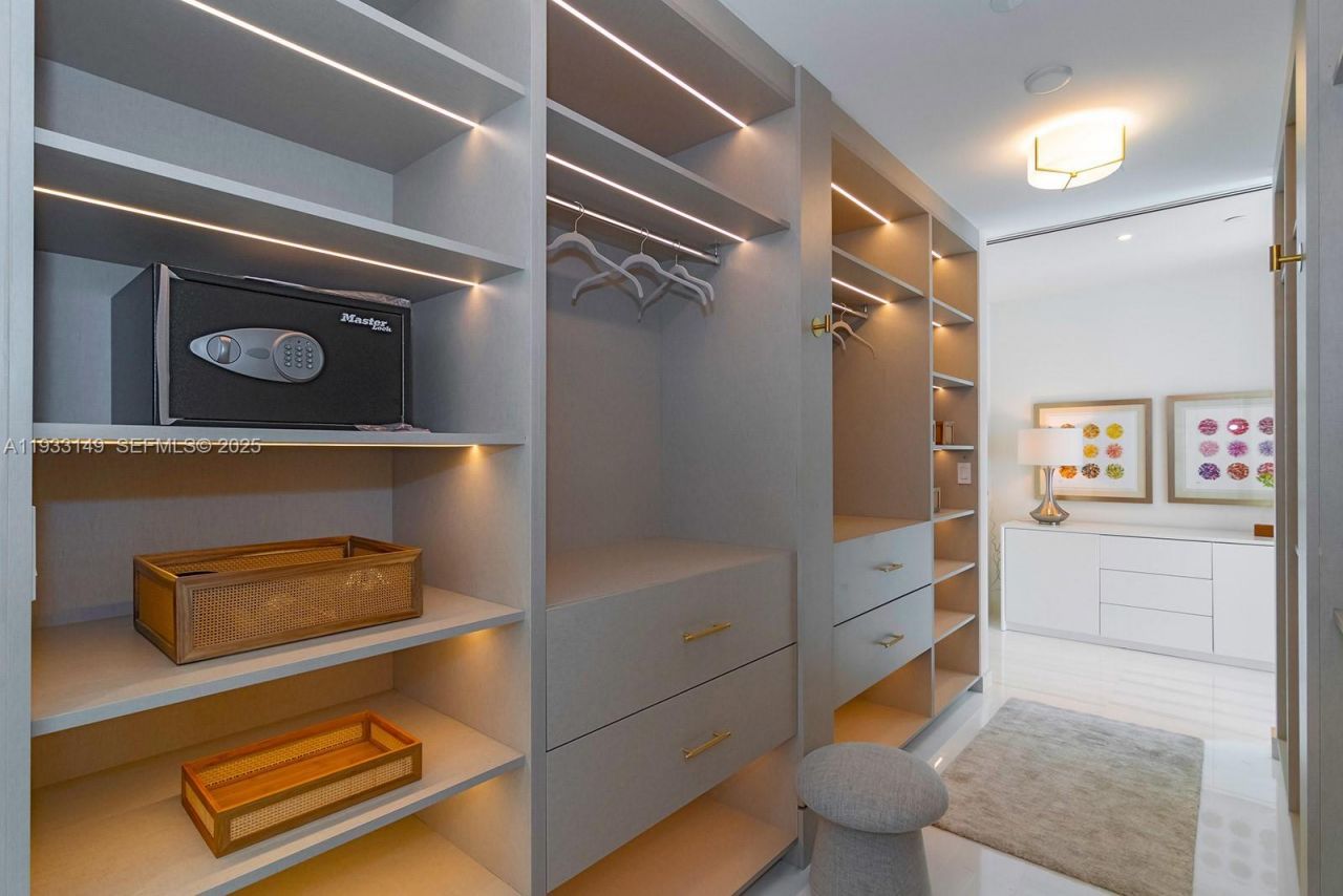 300 Biscayne Blvd Way, Unit 1901, Miami, FL 33131 Photo