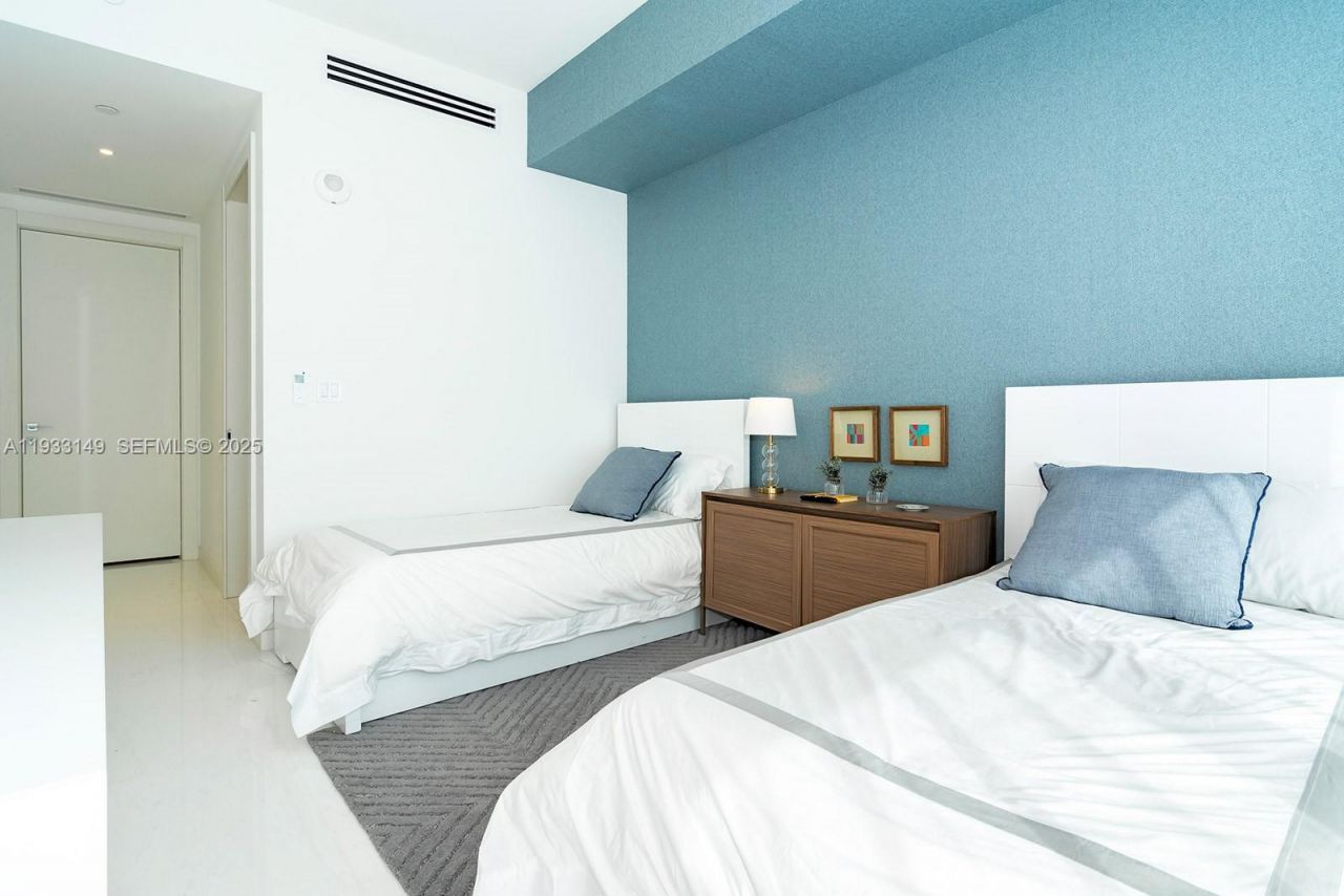 300 Biscayne Blvd Way, Unit 1901, Miami, FL 33131 Photo