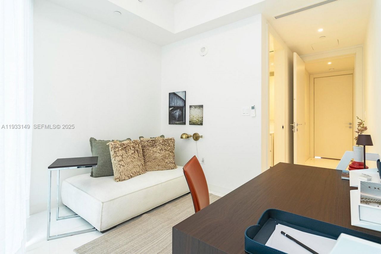 300 Biscayne Blvd Way, Unit 1901, Miami, FL 33131 Photo