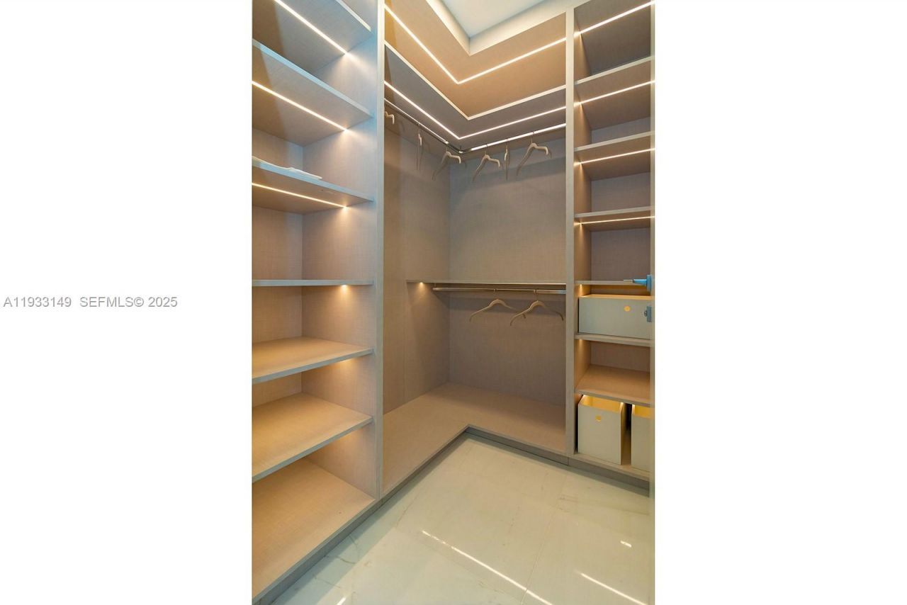 300 Biscayne Blvd Way, Unit 1901, Miami, FL 33131 Photo