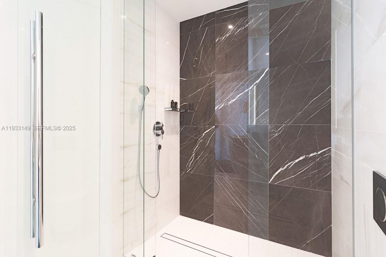 300 Biscayne Blvd Way, Unit 1901, Miami, FL 33131 Photo