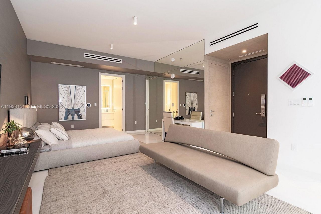 300 Biscayne Blvd Way, Unit 805, Miami, FL 33131 Photo