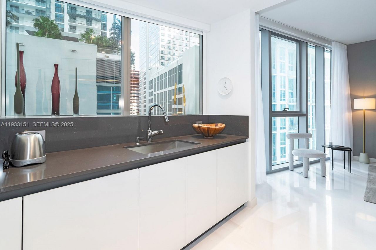 300 Biscayne Blvd Way, Unit 805, Miami, FL 33131 Photo