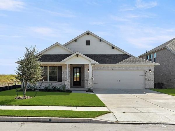1302 Beaumont Lane, Red Oak, TX 75154