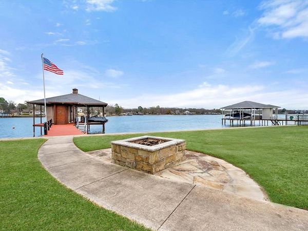 110 Northwood Place, Enchanted Oaks, TX 75156