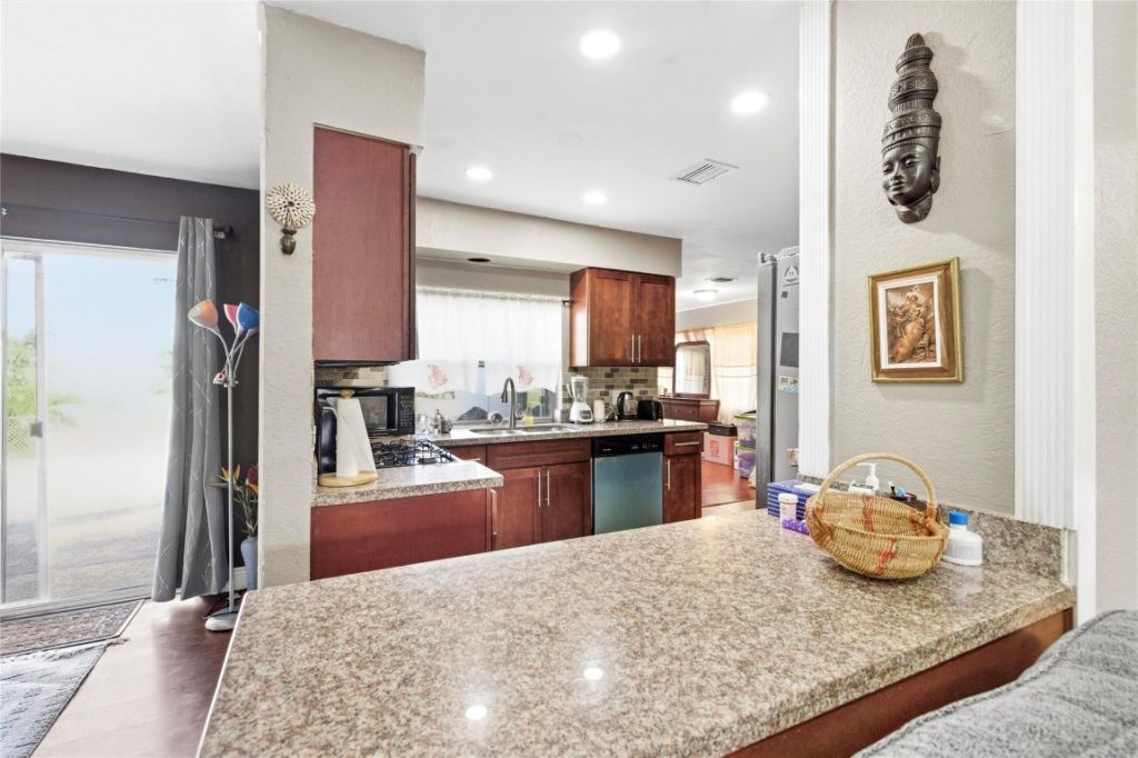 11411 NW 38th Place, Sunrise, FL 33323 Photo