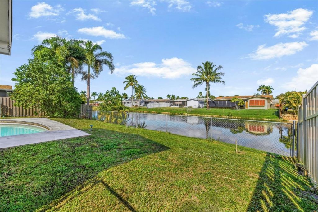 11411 NW 38th Place, Sunrise, FL 33323 Photo