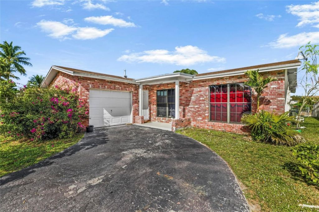 11411 NW 38th Place, Sunrise, FL 33323 Photo