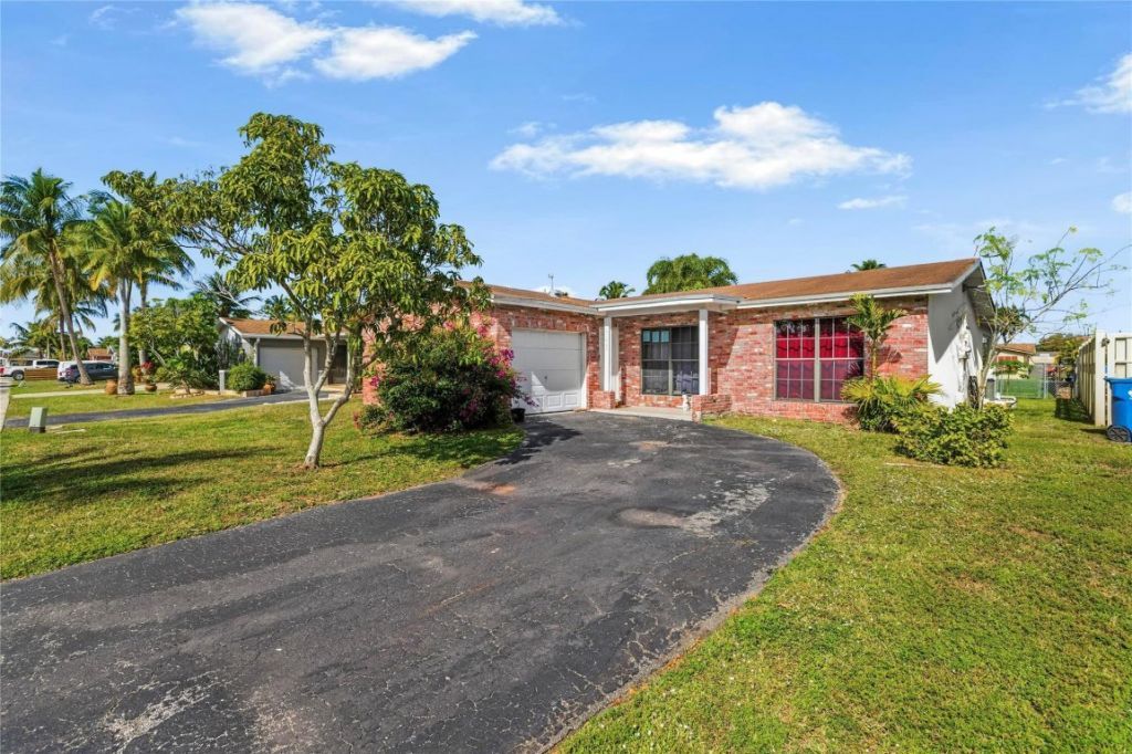 11411 NW 38th Place, Sunrise, FL 33323 Photo