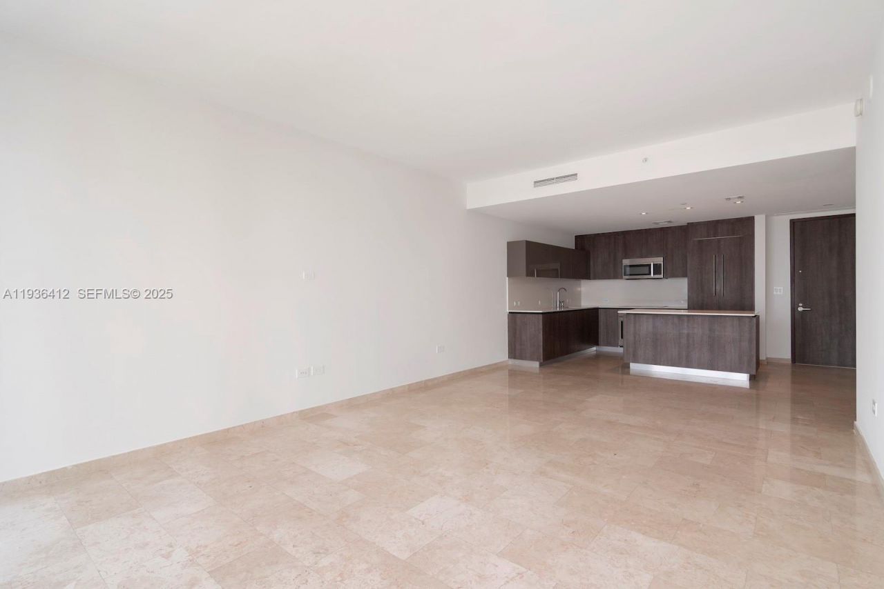 68 SE 6th St, Unit 2010, Miami, FL 33131 Photo